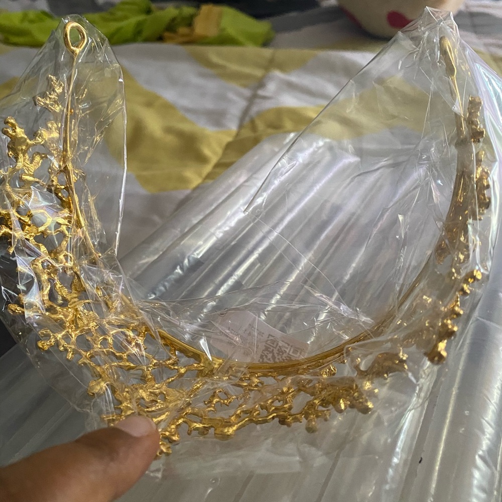 Crown - Picture 2 of 3